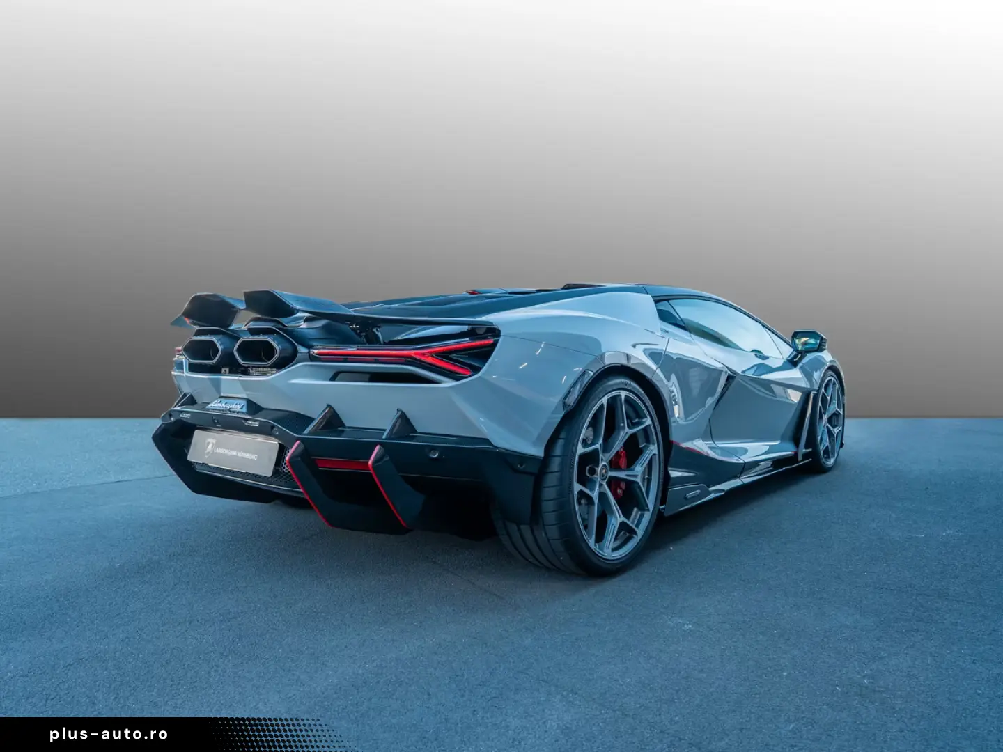 Lamborghini Revuelto