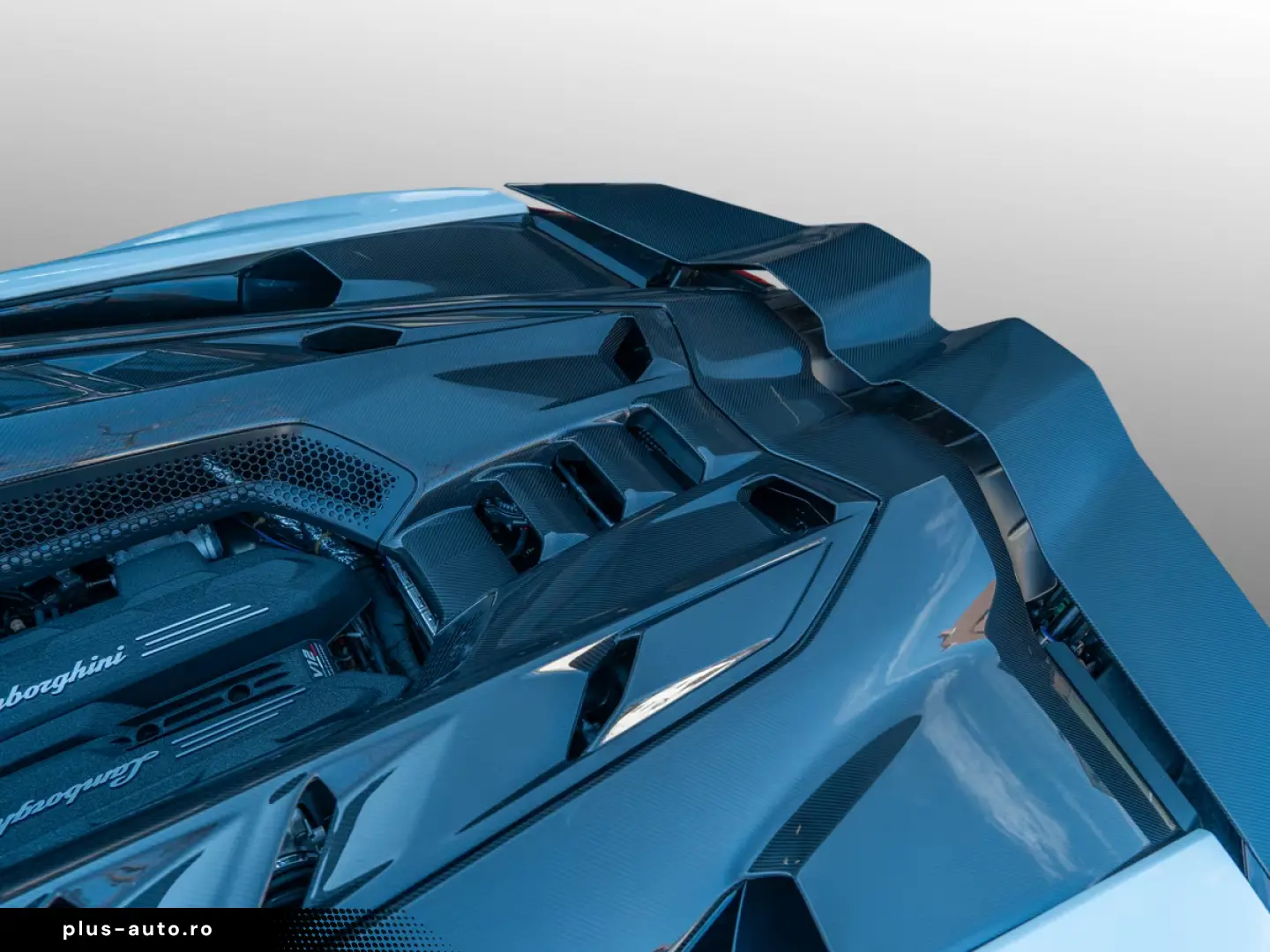 Lamborghini Revuelto