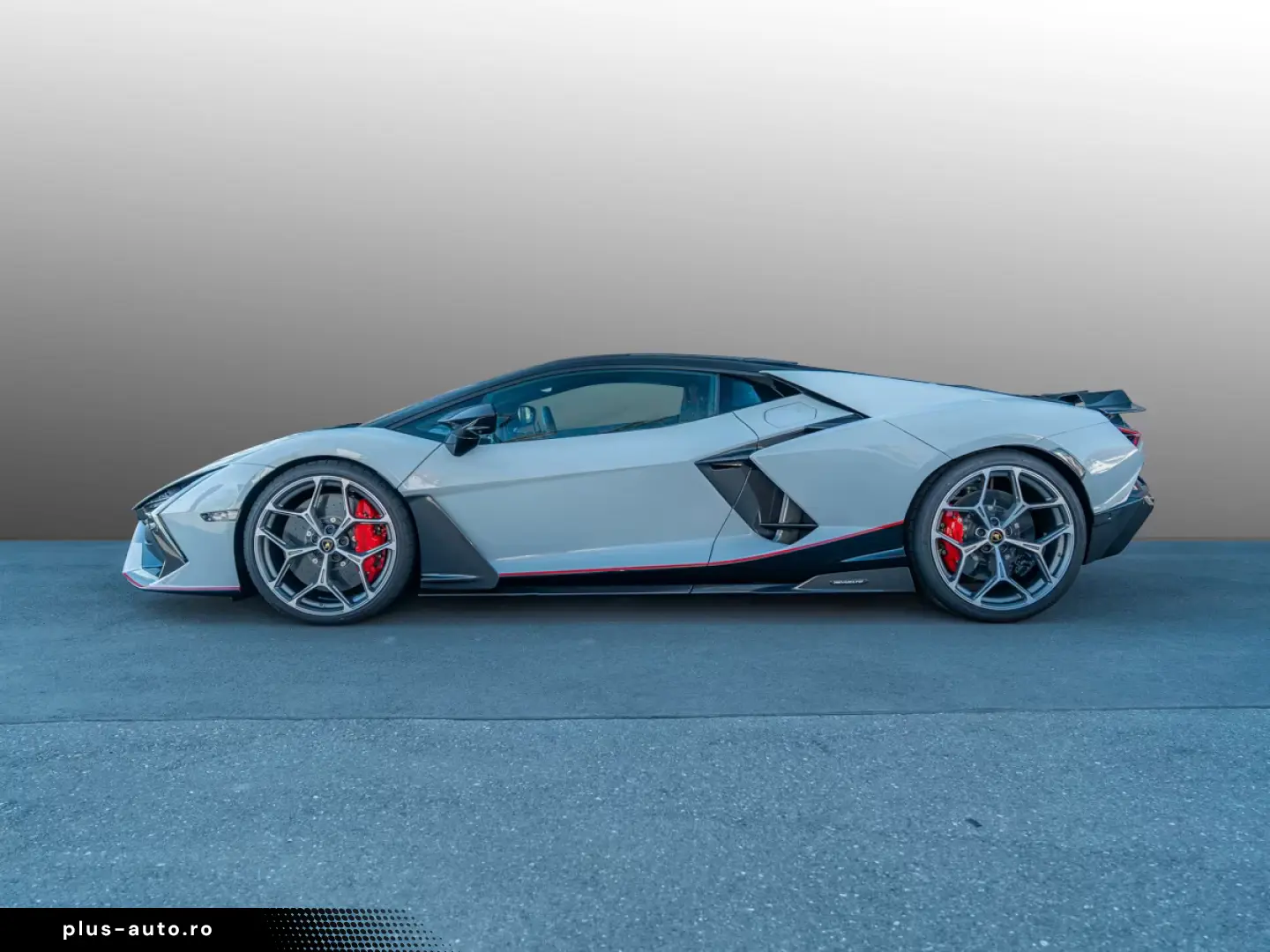 Lamborghini Revuelto