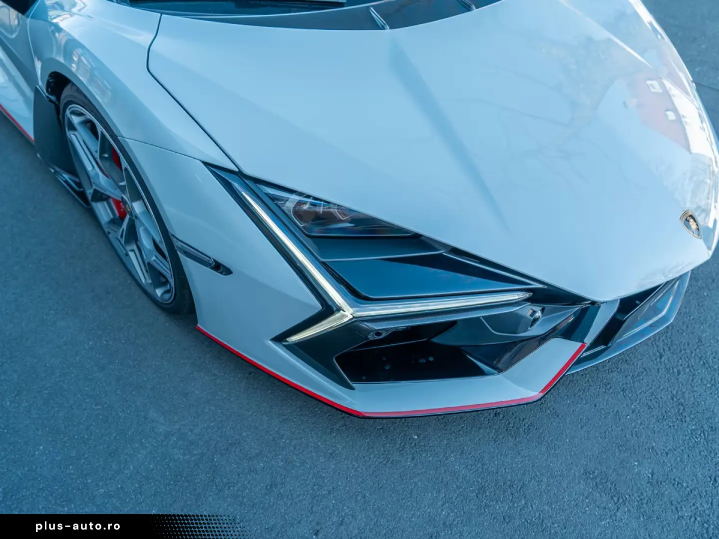 Lamborghini Revuelto