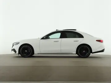 MERCEDES-BENZ E 200 AMG Night Pano Airmatic Memory 20 Zoll