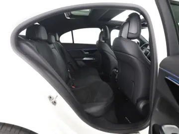 MERCEDES-BENZ E 200 AMG Night Pano Airmatic Memory 20 Zoll