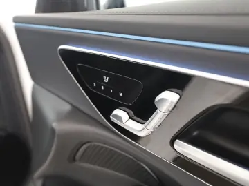 MERCEDES-BENZ E 200 AMG Night Pano Airmatic Memory 20 Zoll