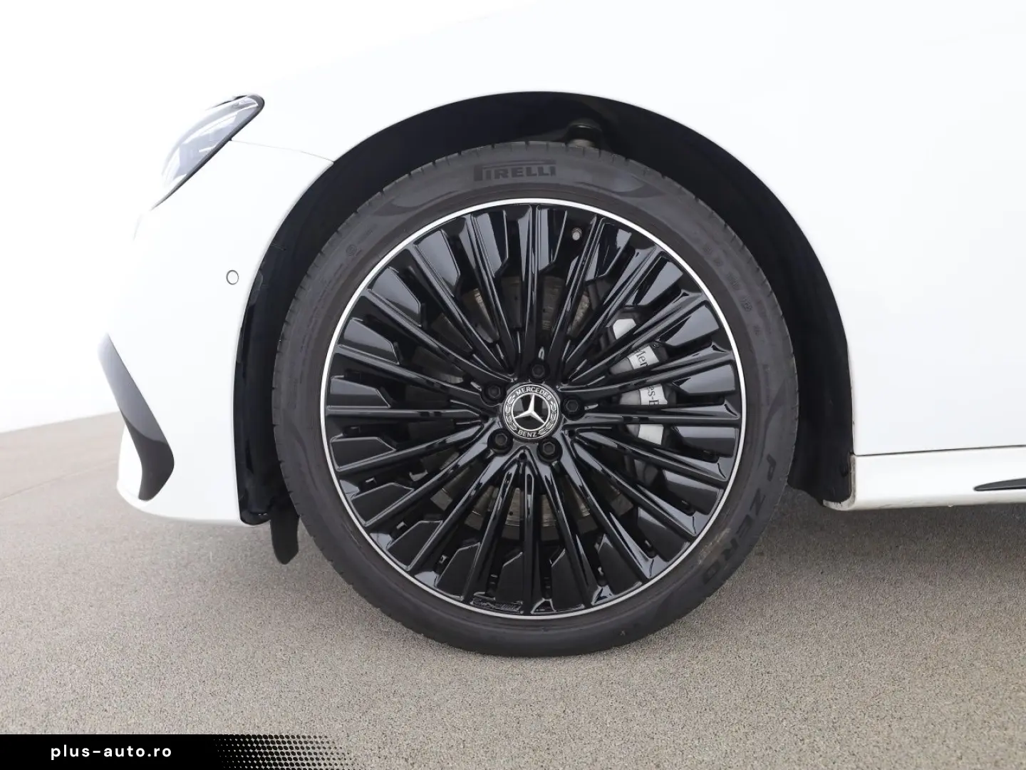 MERCEDES-BENZ E 200 AMG Night Pano Airmatic Memory 20 Zoll