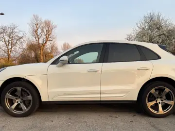 PORSCHE Macan T  2024   Panorama Dach   Camera