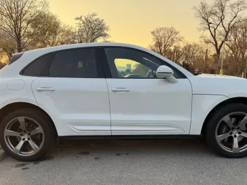 PORSCHE Macan T  2024   Panorama Dach   Camera