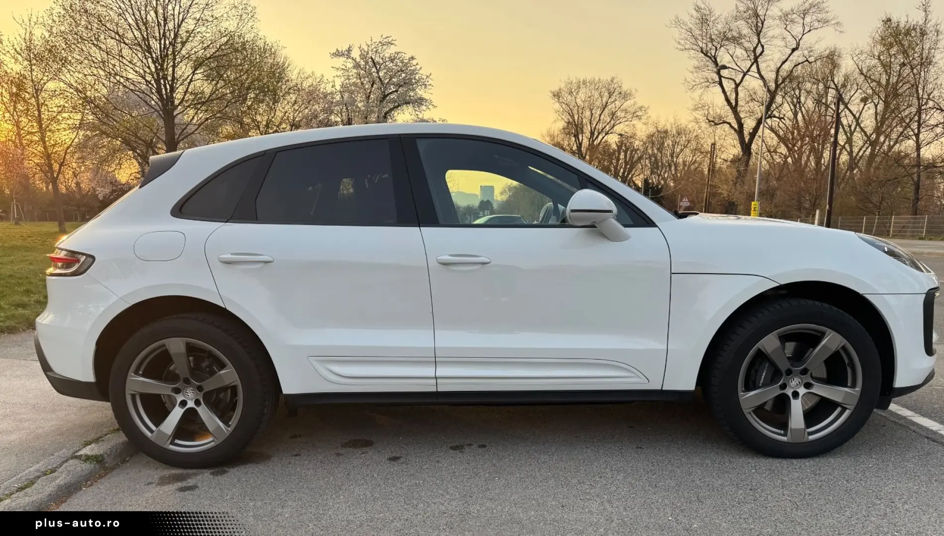 PORSCHE Macan T  2024   Panorama Dach   Camera