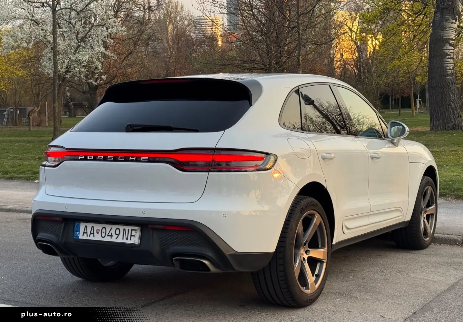 PORSCHE Macan T  2024   Panorama Dach   Camera