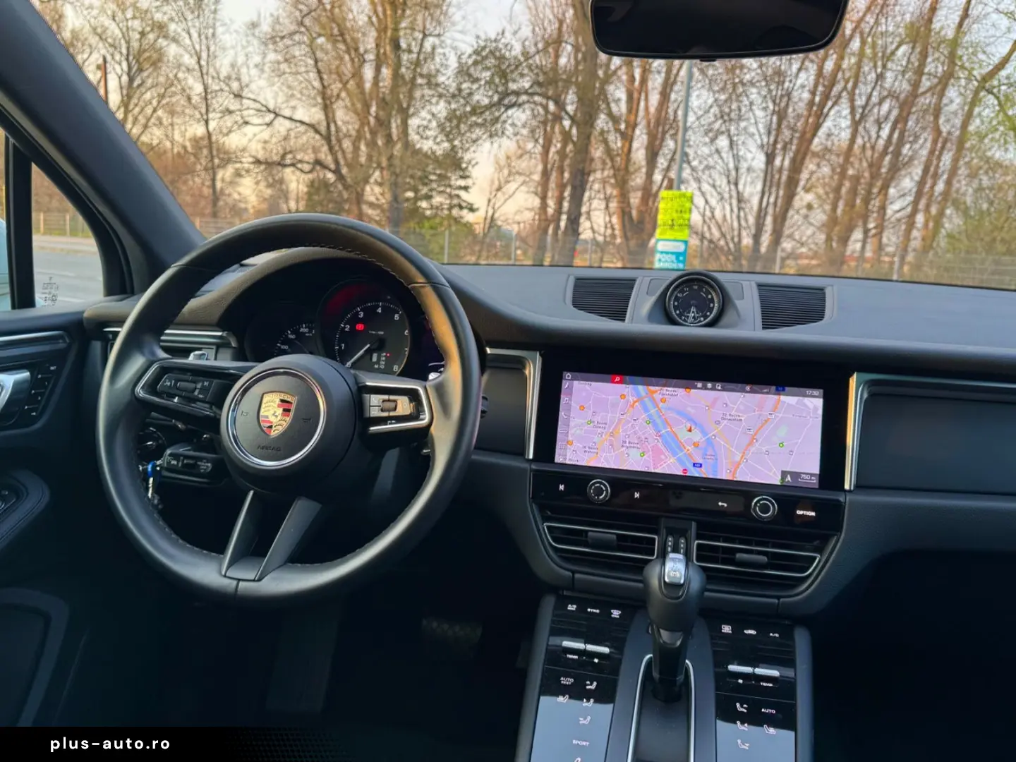 PORSCHE Macan T  2024   Panorama Dach   Camera