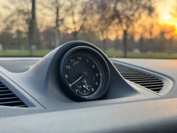 PORSCHE Macan T  2024   Panorama Dach   Camera