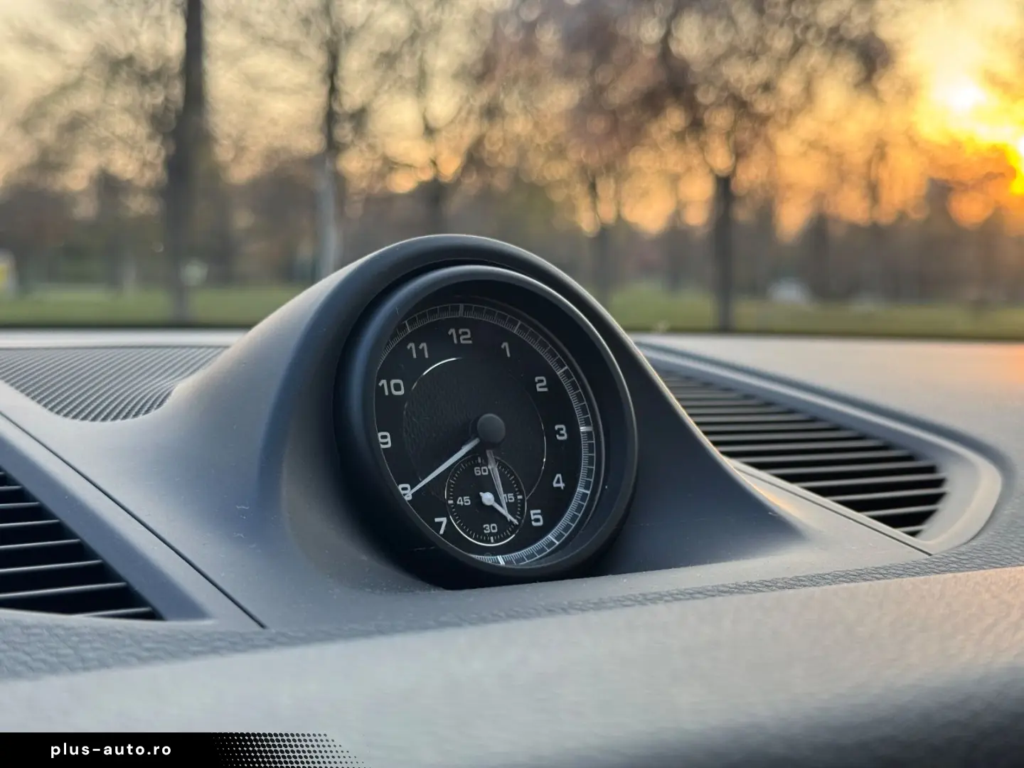 PORSCHE Macan T  2024   Panorama Dach   Camera