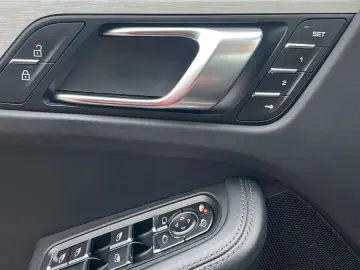 PORSCHE Macan Turbo 21  Zoll Ceramic Sportabgas