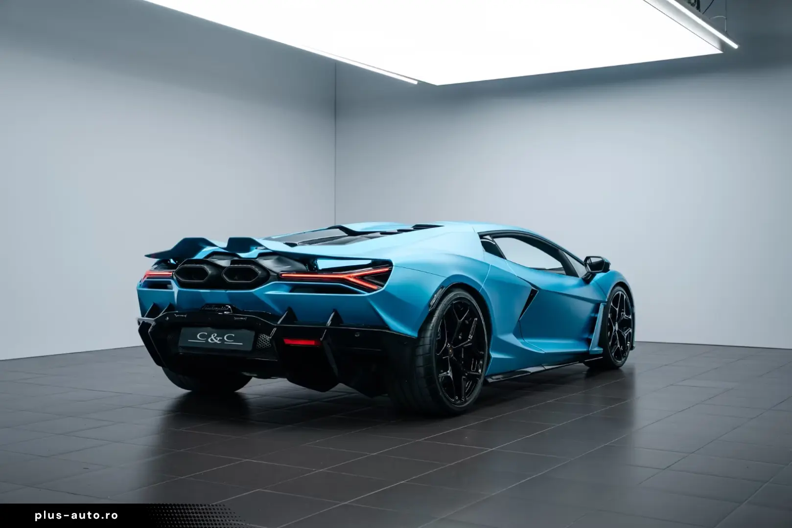 Lamborghini Revuelto