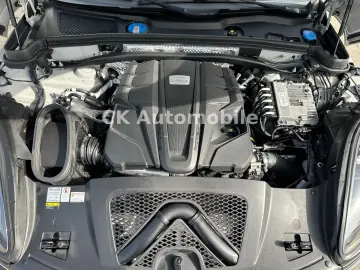 PORSCHE Macan S Car Connect Navi LED BOSE Kamera AHK