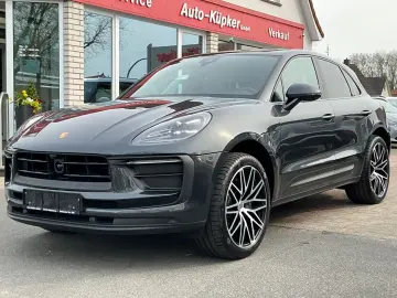 PORSCHE Macan Basis AHK Panorama Kamera Luftfederung Nav