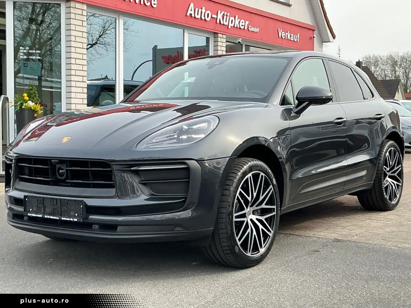 PORSCHE Macan Basis AHK Panorama Kamera Luftfederung Nav