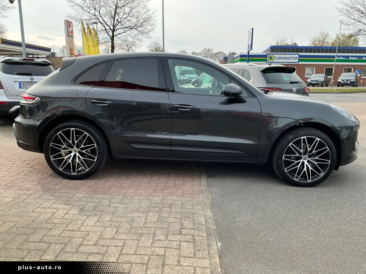 PORSCHE Macan Basis AHK Panorama Kamera Luftfederung Nav
