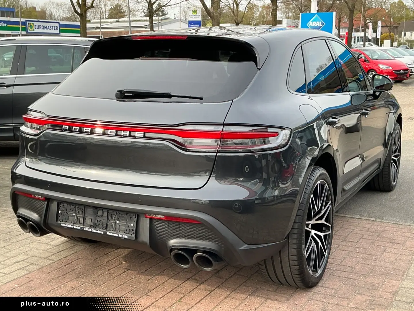 PORSCHE Macan Basis AHK Panorama Kamera Luftfederung Nav