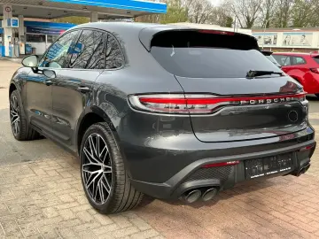 PORSCHE Macan Basis AHK Panorama Kamera Luftfederung Nav