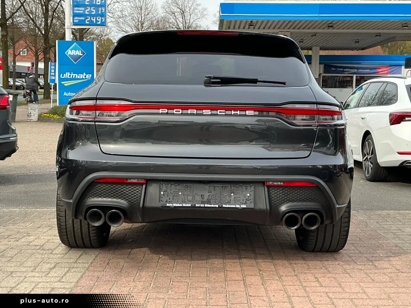 PORSCHE Macan Basis AHK Panorama Kamera Luftfederung Nav