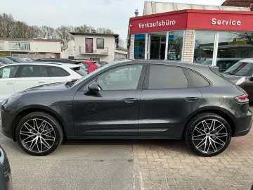 PORSCHE Macan Basis AHK Panorama Kamera Luftfederung Nav