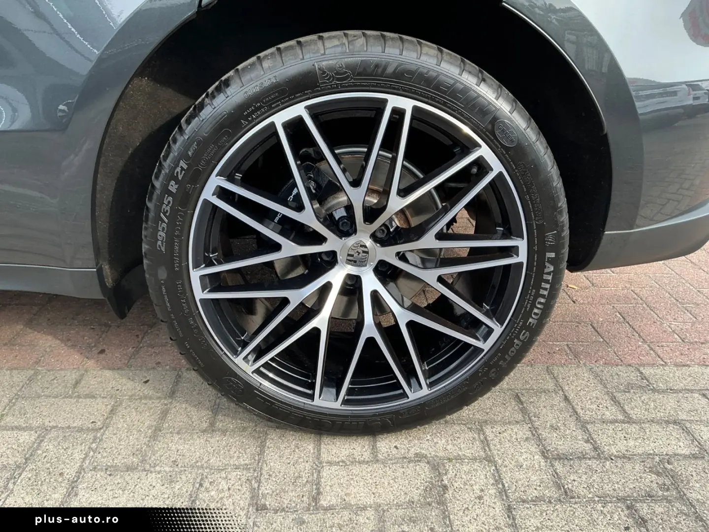 PORSCHE Macan Basis AHK Panorama Kamera Luftfederung Nav