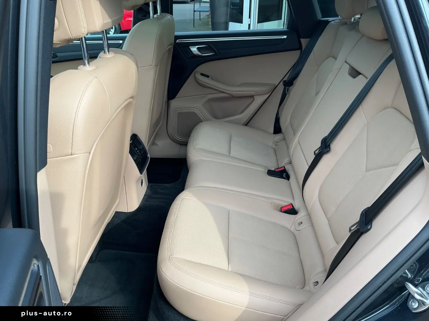 PORSCHE Macan Basis AHK Panorama Kamera Luftfederung Nav