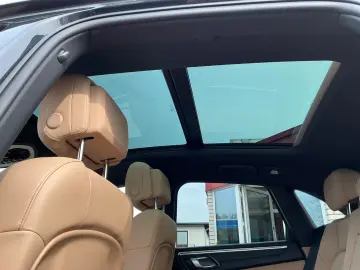 PORSCHE Macan Basis AHK Panorama Kamera Luftfederung Nav