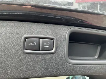 PORSCHE Macan Basis AHK Panorama Kamera Luftfederung Nav