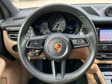 PORSCHE Macan Basis AHK Panorama Kamera Luftfederung Nav