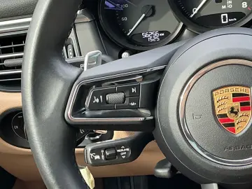 PORSCHE Macan Basis AHK Panorama Kamera Luftfederung Nav