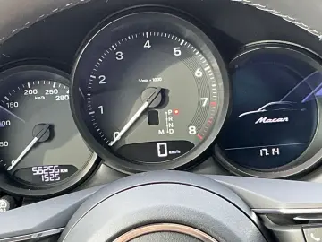 PORSCHE Macan Basis AHK Panorama Kamera Luftfederung Nav