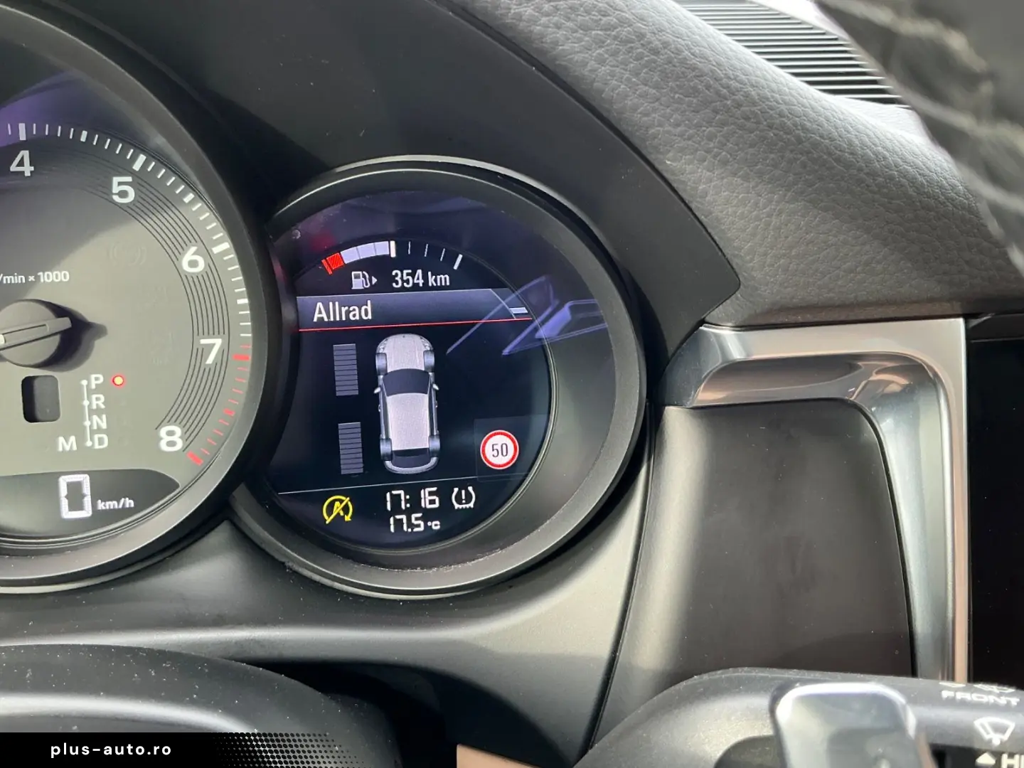 PORSCHE Macan Basis AHK Panorama Kamera Luftfederung Nav