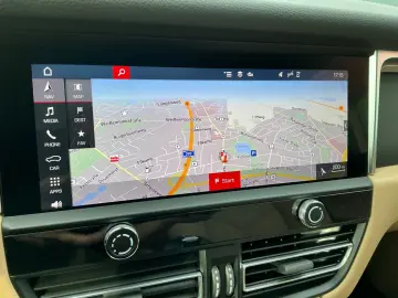 PORSCHE Macan Basis AHK Panorama Kamera Luftfederung Nav