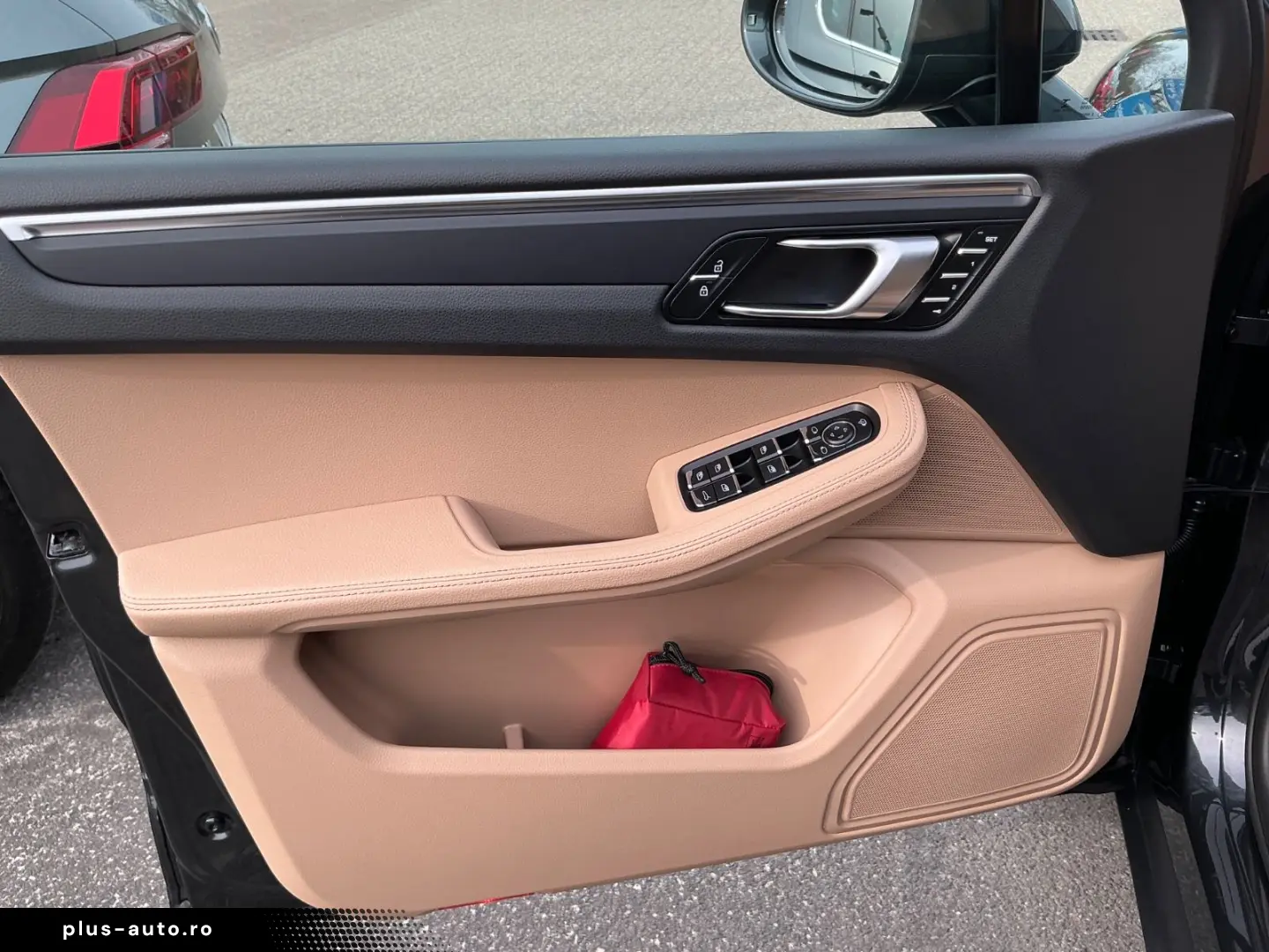 PORSCHE Macan Basis AHK Panorama Kamera Luftfederung Nav