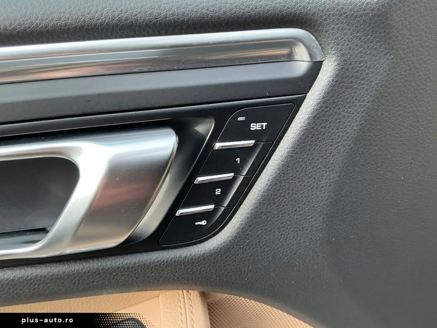 PORSCHE Macan Basis AHK Panorama Kamera Luftfederung Nav