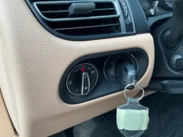 PORSCHE Macan Basis AHK Panorama Kamera Luftfederung Nav