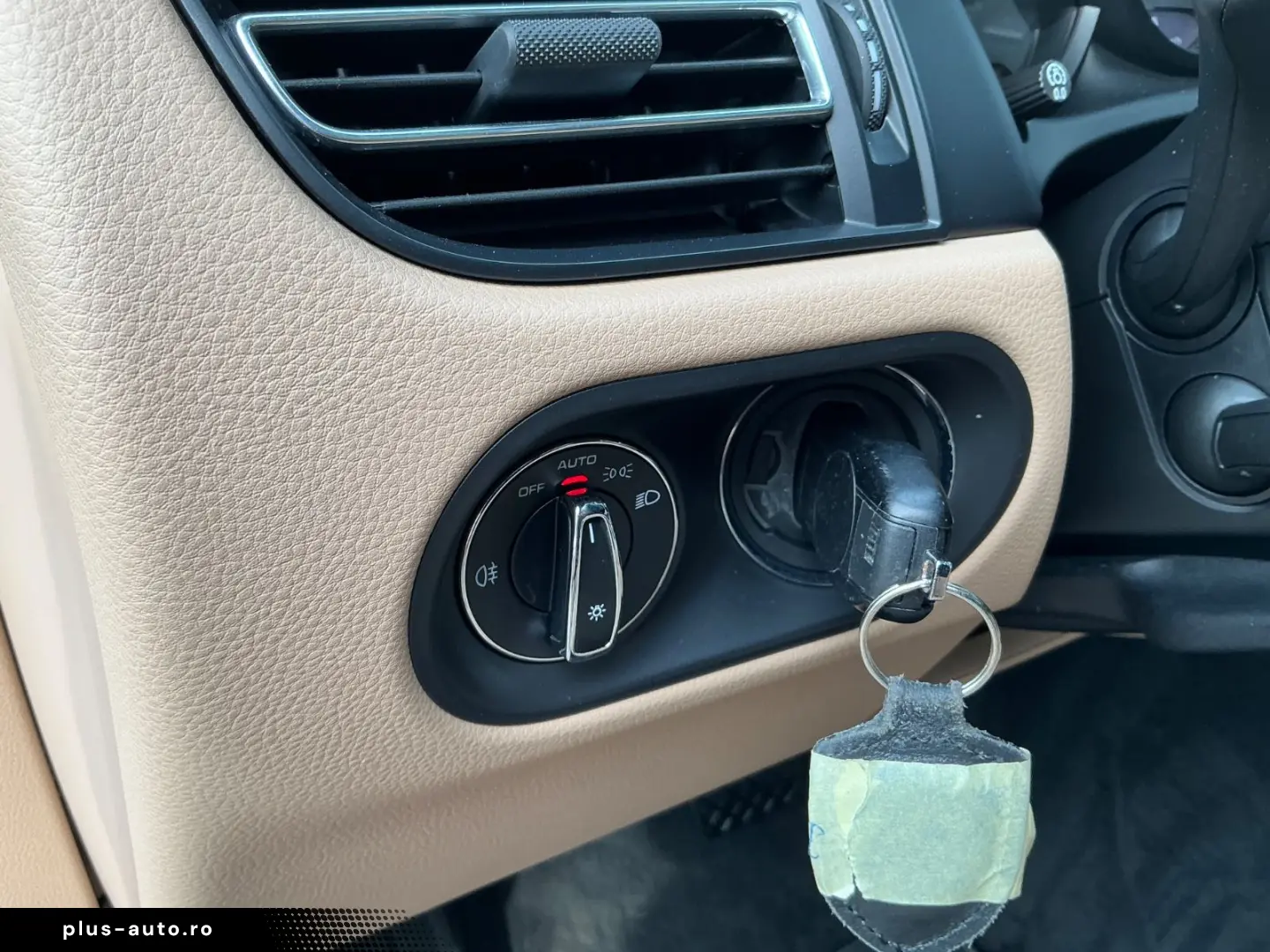 PORSCHE Macan Basis AHK Panorama Kamera Luftfederung Nav