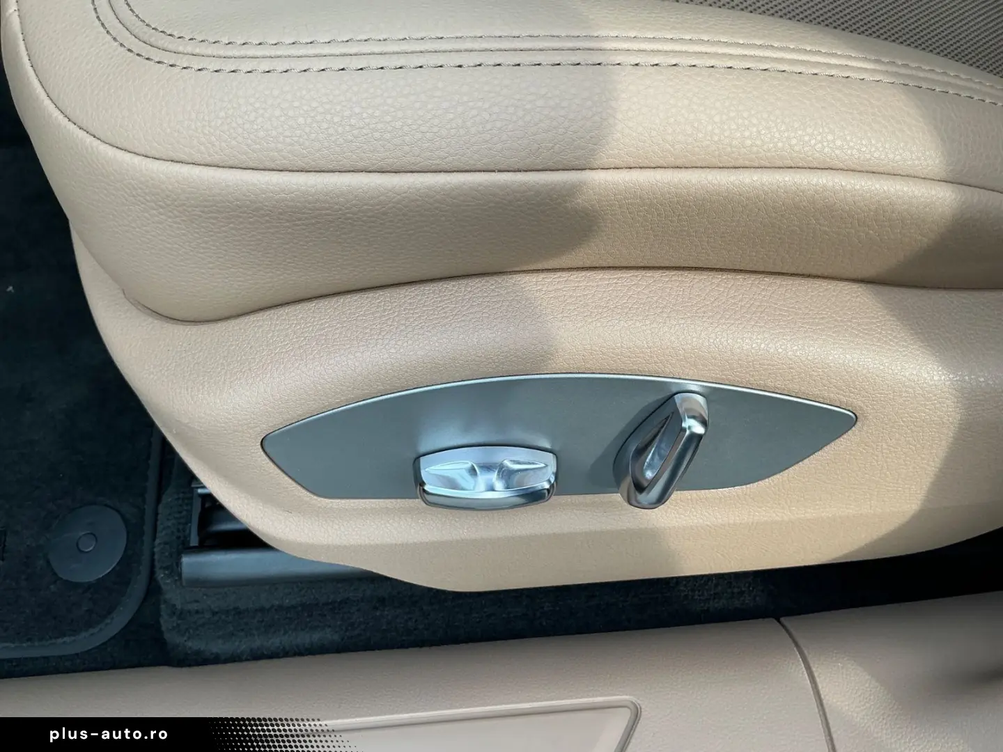 PORSCHE Macan Basis AHK Panorama Kamera Luftfederung Nav