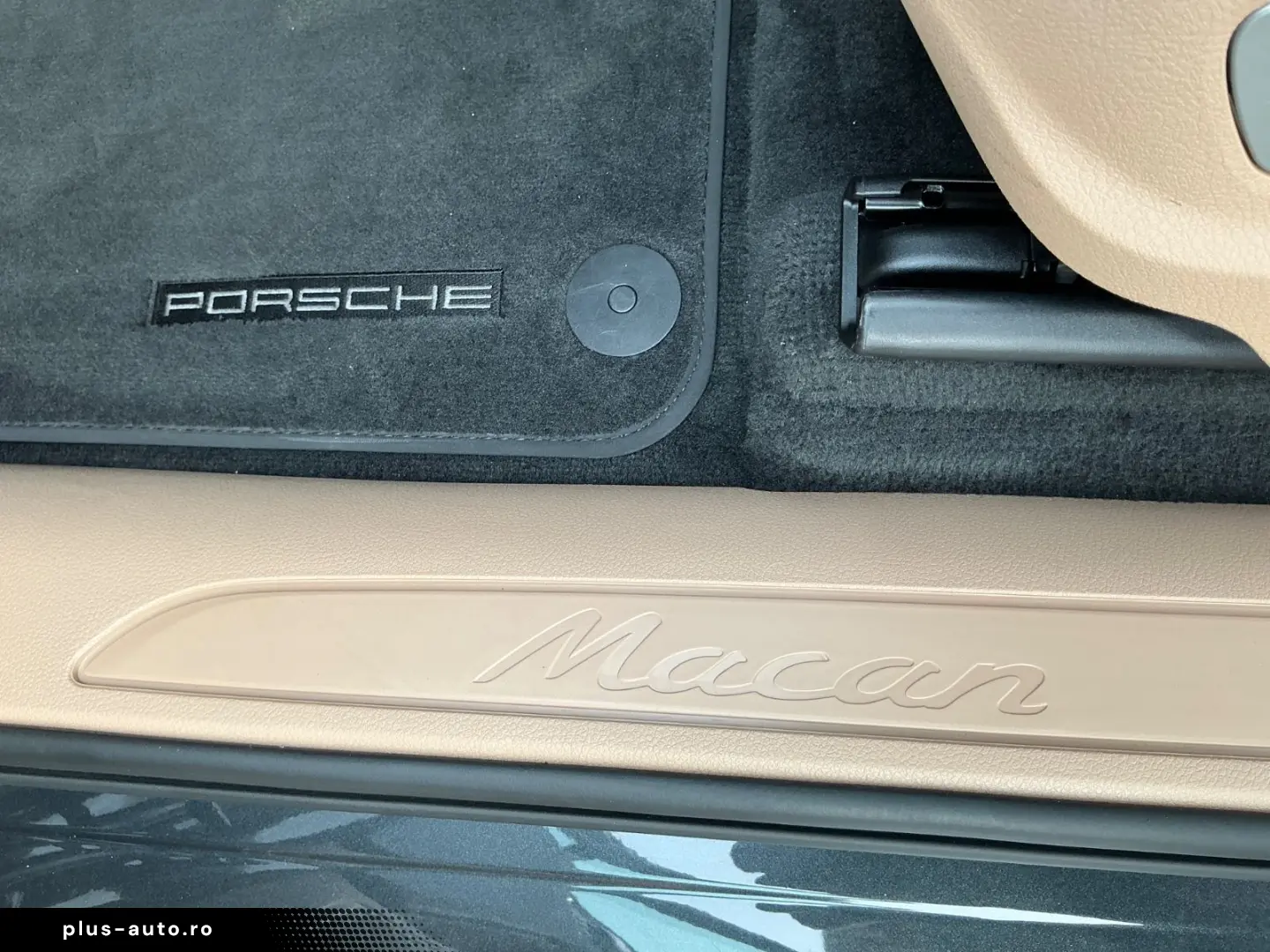 PORSCHE Macan Basis AHK Panorama Kamera Luftfederung Nav