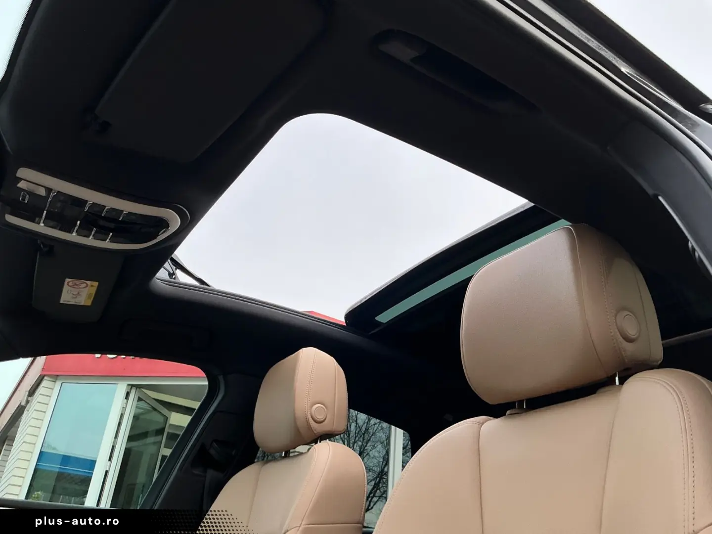 PORSCHE Macan Basis AHK Panorama Kamera Luftfederung Nav