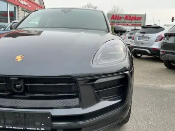 PORSCHE Macan Basis AHK Panorama Kamera Luftfederung Nav