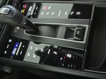 PORSCHE Macan S 20  AHK Leder PASM PCM PDLS  RFK 1.Hd