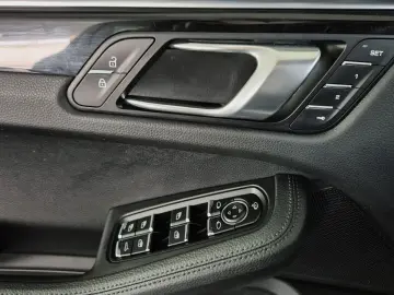 PORSCHE Macan S 20  AHK Leder PASM PCM PDLS  RFK 1.Hd