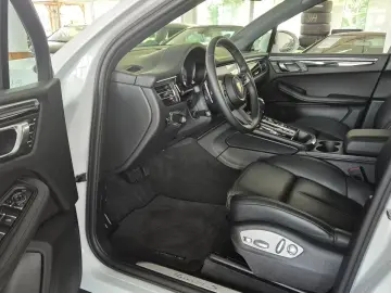 PORSCHE Macan S 20  AHK Leder PASM PCM PDLS  RFK 1.Hd