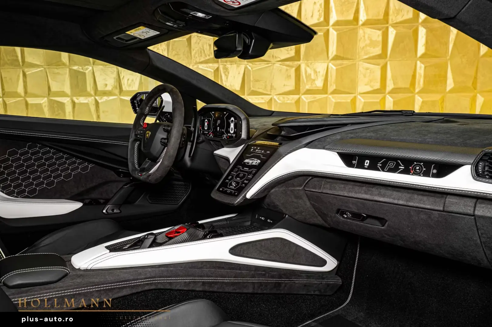 Lamborghini Revuelto