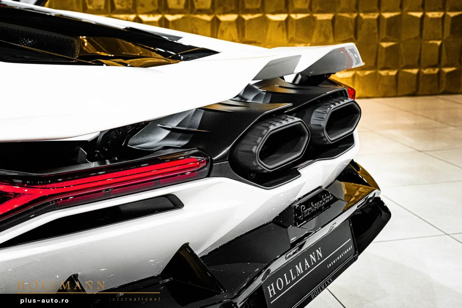 Lamborghini Revuelto