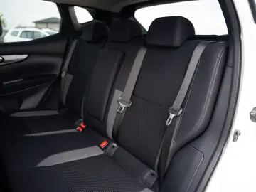 Nissan Qashqai 1.3 DIG-T DCT