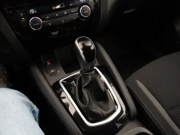 Nissan Qashqai 1.3 DIG-T DCT