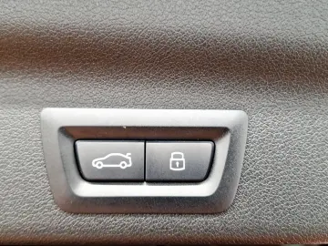 BMW X1 sDrive20d AHK Kamera Sportsitze LED Alarm